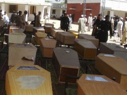 Imagen del funeral por los fallecidos en el doble atentado contra la academia de la Guardia de Fronteras. EFE  /