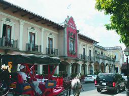 La Plaza principal de Granada es de una arquitectura colonial; las calandrias son su distintivo. R. GODÍNEZ  /