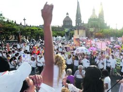 Miles de personas se congregaron ayer en la Plaza de la Liberación contra las Reformas que plantean legalizar el aborto. A. GARCÍA  /