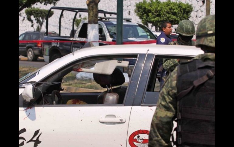 Sujetos desconocidos a bordo de un automóvil compacto, agredieron con disparos a elementos de la PF en Acapulco. EL UNIVERSAL  /
