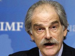 John Lipsky, en una conferencia ante los medios de comunicación. REUTERS  /