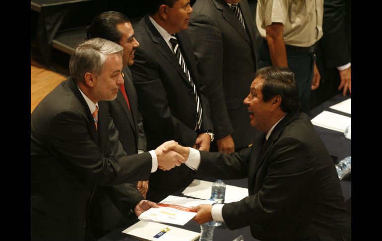 Emilio González presidió un homenaje solemne al mérito de los docentes, en el Teatro Degollado. M. FREYRIA  /