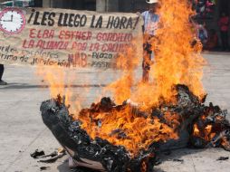 Docentes del SNTE protestan en las calles de Cuernavaca duerante el día delm Maestro. EL UNIVERSAL  /