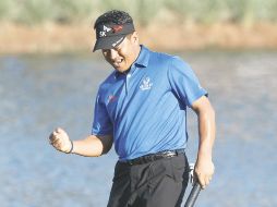 El surcoreano K.J. Choi superó al estadounidense David Toms en el desempate para coronarse. REUTERS  /