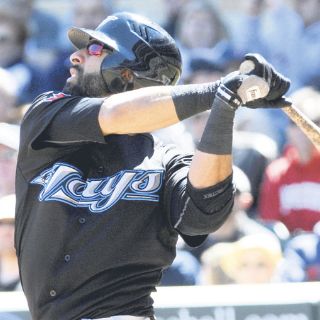 José Bautista conecta tres cuadrangulares ante Minnesota