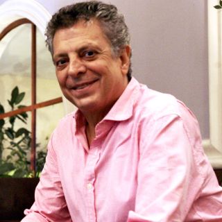 César Bono deja el alma en escena