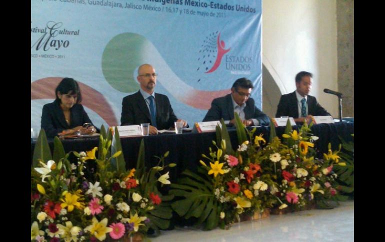 En la fotografía se observa a los participantes del panel. M. TORRES  /