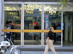 En lo que va de 2011, se han reportado 60 casos de atraco a bancos en Jalisco. ARCHIVO  /