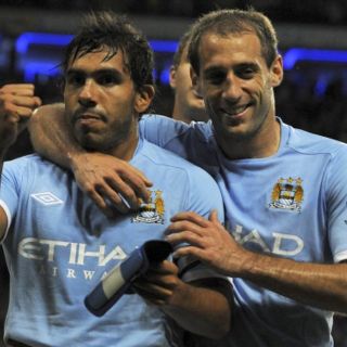 Tévez lleva al City a la tercera plaza