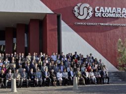 Miguel Alfaro Aranguren, presidió la toma de protesta a los 38 dirigentes de las Secciones Especializadas de la institución. E. BARRERA  /