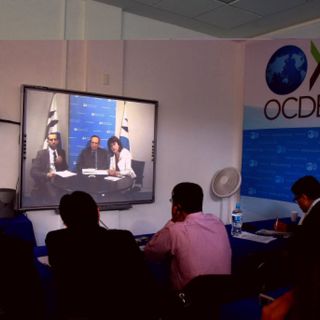 Piden terminar con monopolios en México