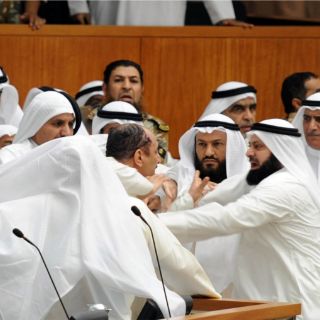 Sesión de parlamento kuwaití termina en pelea
