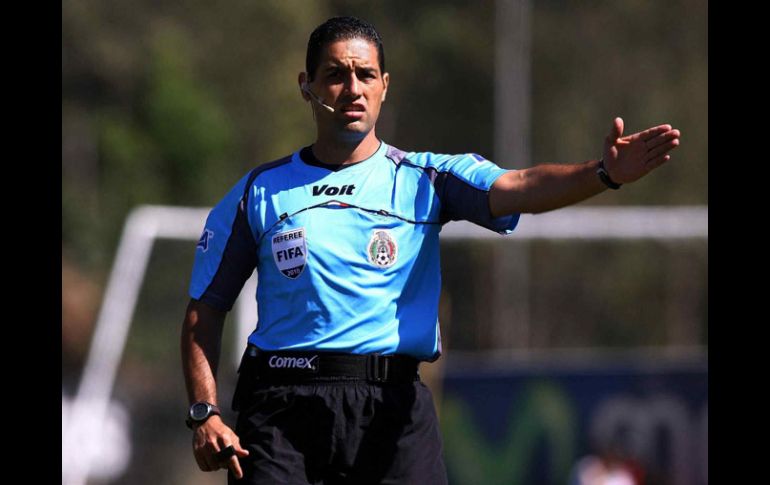 Roberto García Orozco va a la final de ida entre Morelia y Pumas. MEXSPORT  /