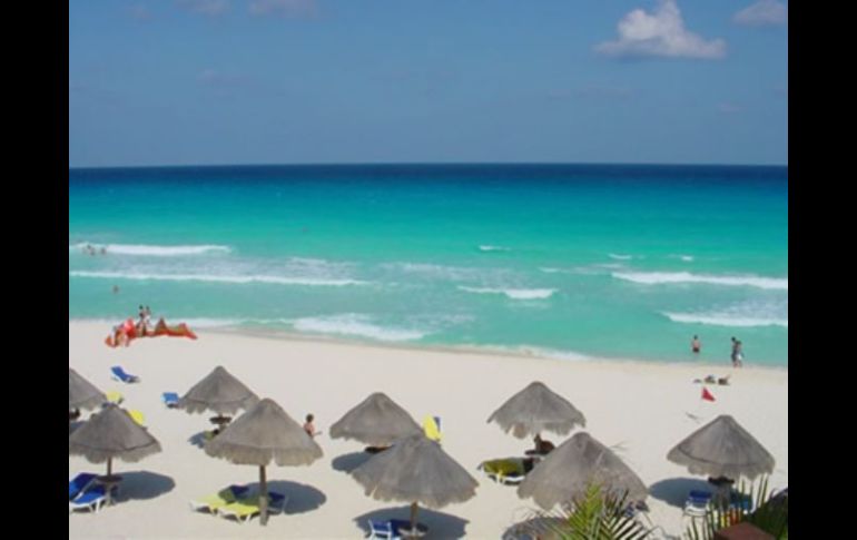 Proyectso para México incluyen un hotel Ritz-Carlton en Los Cabos y uno de Four Seasons en la Riviera Maya. ARCHIVO  /
