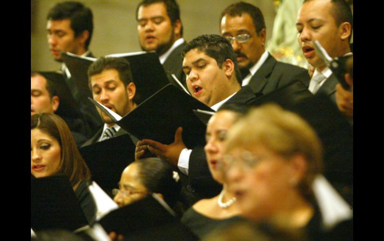 El edificio que alberga el Expiatorio fue el testigo del concierto sublime que ofreció el Coro del Estado de Jalisco. A. HINOJOSA  /
