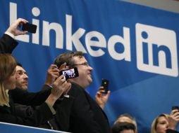 La red social LinkedIn debutó en el parqué neoyorquino. AP  /