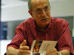 Juan Manuel Orozco alienta a chicos y grandes a salir de los estados depresivos con un estilo alegre y humilde. A. HINOJOSA  /