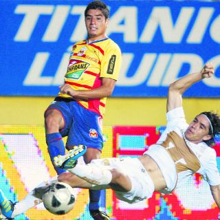 Pumas sale vivo del Morelos tras empatar a un gol con Monarcas