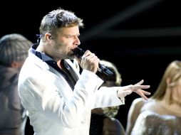 El cantante envió un mensaje de amor a los asistentes, al decir que todas las cosas que se realicen se deben hacer con pasión. EFE  /