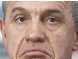 Javier ''Vasco'' Aguirre está a una victoria de salvar a su Zaragoza. GETTY IMAGES SPORT  /