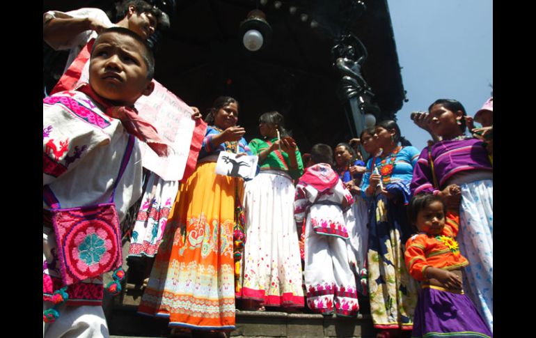 El grupo de manifestantes se concentró en la Plaza de Armas, frente a Palacio de Gobierno. A. GARCÍA  /