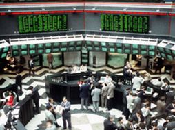 El consorcio ofreció tres mil 700 millones de dólares por TMX. ARCHIVO  /