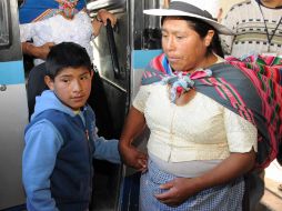 Franklin Villca y su madre se acaban de reencontrar en días pasados. EFE  /