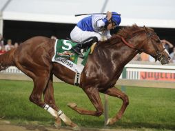 Castañón y Shackleford en el momento de la llegada a la meta. AP  /