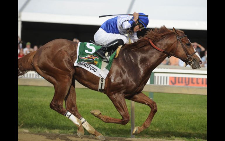 Castañón y Shackleford en el momento de la llegada a la meta. AP  /