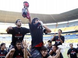 Los jugadores del Atlas Sub-17 festejan el título luego de vencer a Chivas en la final de la Sub-17. E.PACHECO  /