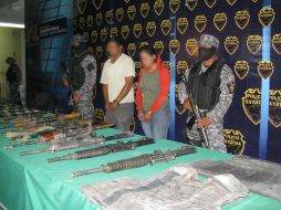 El hombre fue capturado cuando trataba de enterrar un arsenal. M. PATIÑO  /