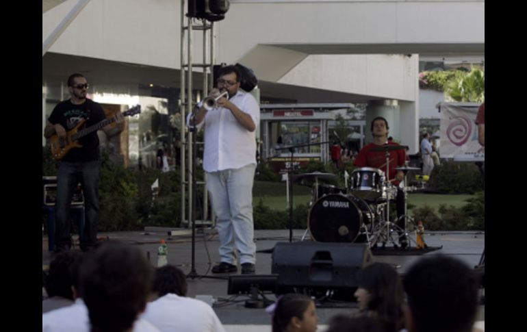 Hoy al mediodía el cuarteto de San Juan Project hará lo propio y de manera gratuita en la Estación Juárez del Tren Ligero. A. HINOJOSA  /