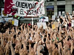 Una vez más, los ''indignados'' mostraron su fuerza en la Puerta del Sol de Madrid. EFE  /