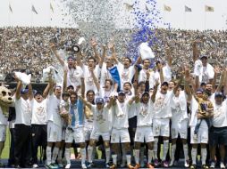 Pumas celebra su séptimo título, tras vencer a Morelia en la final. AFP  /