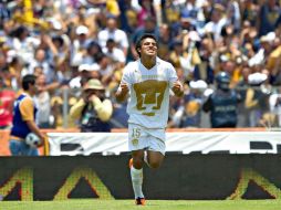 Javier Cortés festeja tras anotar el gol ante Morelia, que les daría el séptimo título. MEXSPORT  /