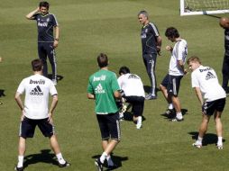 José Mourinho seguirá al frente del Real Madrid en la próxima temporada. EFE  /