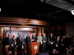 La resolución fue presentada por los senadores republicanos John McCain, Lindsey Graham y Saxby Chambliss. ARCHIVO  /