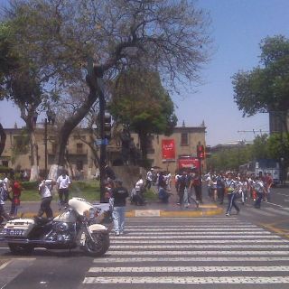 Conmemora FEG el  Día del Estudiante con desfile