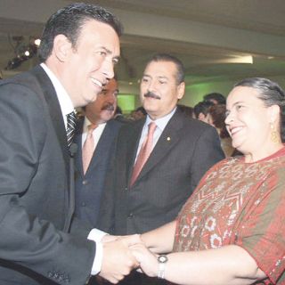 El PRI construye una frágil unidad rumbo a 2012