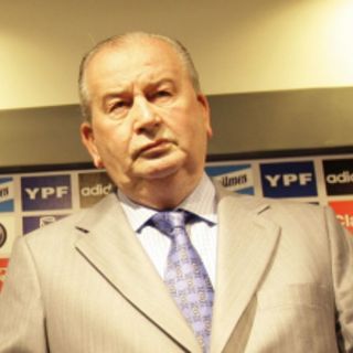 Grondona se niega a hablar de Maradona