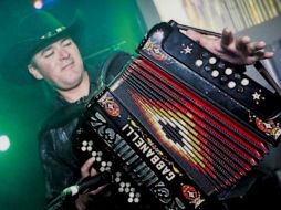 Mezclan  los sonidos característicos de la música norteña  con el techno.  /