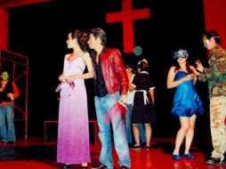 Espectáculo cargado de música pop y escenarios actuales.  /