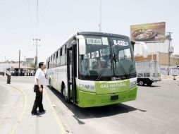 El vehículo mide 10.4 metros y tiene una capacidad para 90 pasajeros. E. BARRERA  /