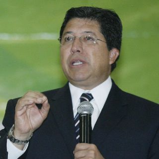 Proponen regular viajes de funcionarios estatales