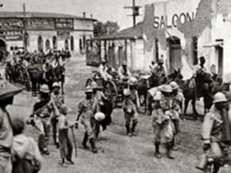 El libro reúne la mirada de quienes a través de sus lentes revelan diversas facetas de la sociedad. ESPECIAL  /