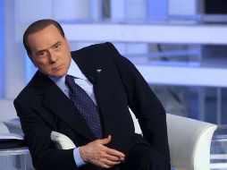 Silvio Berlusconi aparece en televisión para señalarse como víctima de ''un bloque mediático terrorífico''. AP  /