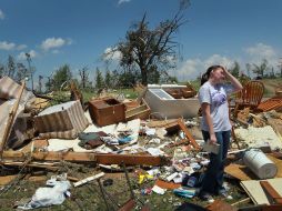 El tornado del pasado domingo, que devastó la comunidad de Joplin, fue elevado este día a categoría EF5. AFP  /
