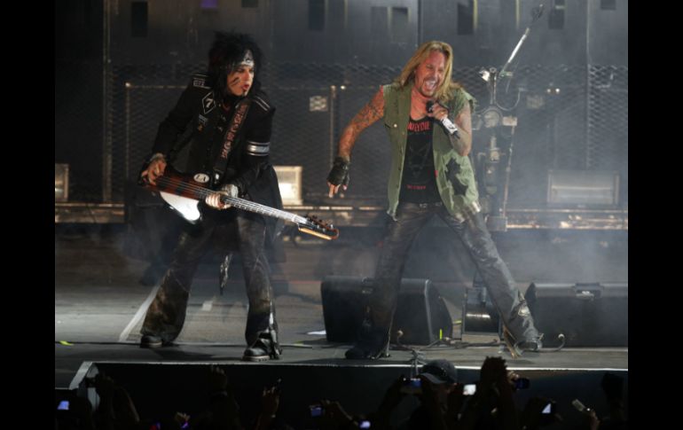 Mötley Crüe ofreció una noche llena de rock ochentero en la Arena VFG. A. GARCÍA  /