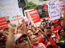 Miles de venezolanos tomaron las calles para manifestar su apoyo a Chávez ante sanción de EU. EFE  /