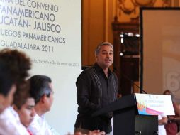 El gobernador del Estado, Emilio González, realizó hoy un viaje a Yucatán para promover los Juegos Panamericanos 2011. ESPECIAL  /